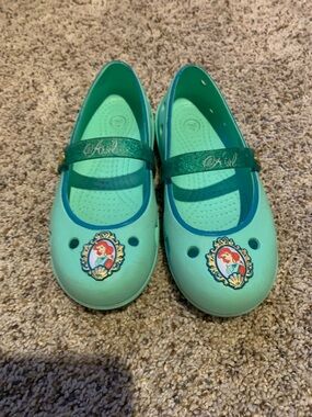 CROCS Girls' Ariel Mary Jane Clogs in Mint Green with Teal Strap
